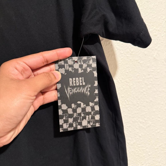 Rebels Vengeance Multicolor Skull Tee - Picture 5 of 8